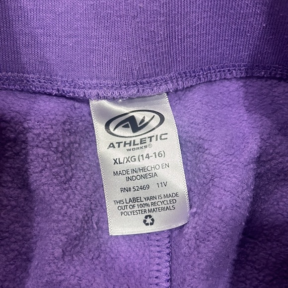 Purple straight leg sweatpants with pockets size XL(14-16) - Picture 2 of 2